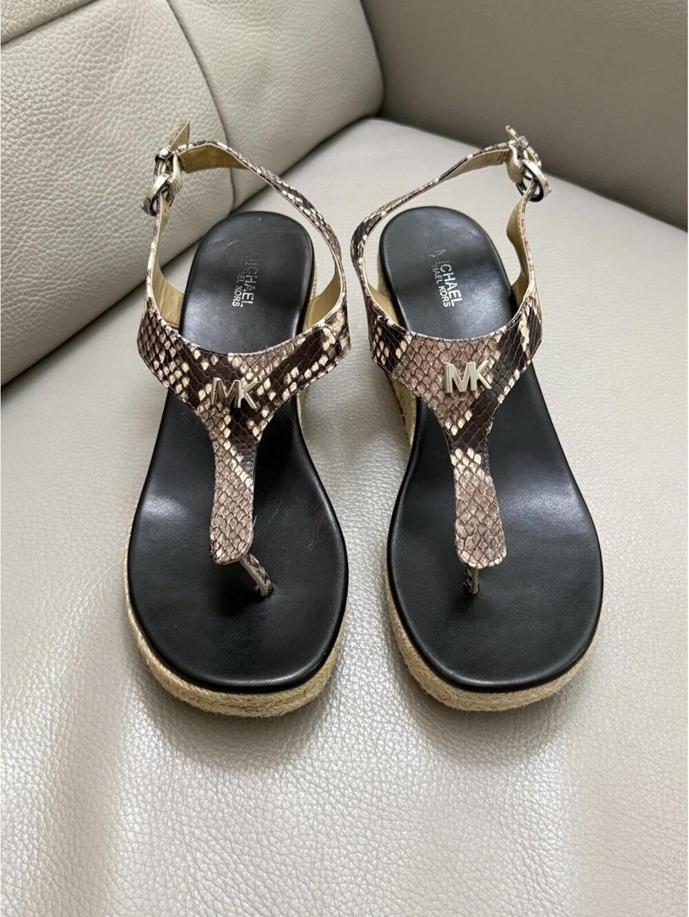 Michael Kors Laney Thong sandal in natural, style number 40T0LAMS2E, size US 7.5